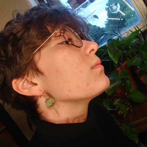 Chinese New Year's Lantern Earrings - Picture 2 of 2